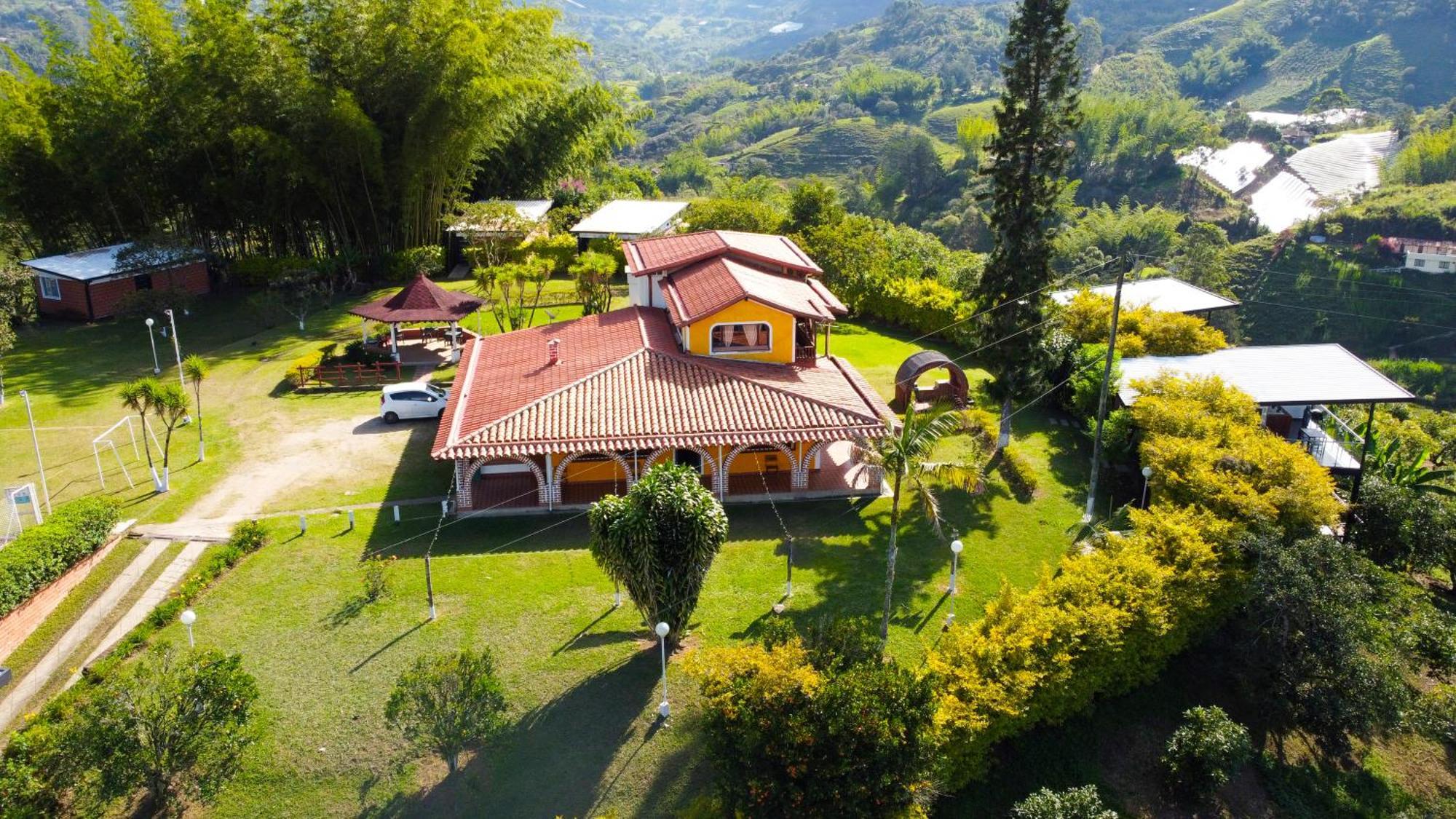 Hotel Campestre Alto Lindo En Guatapé Exterior foto